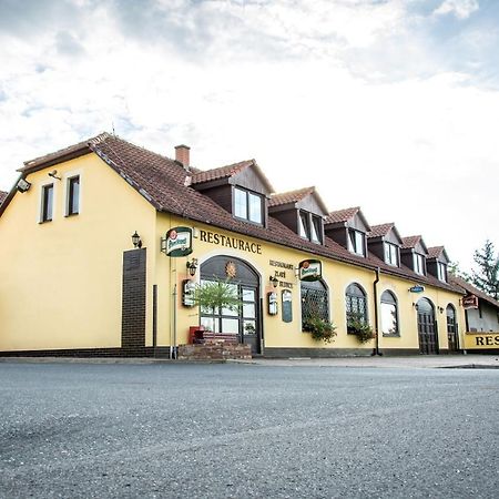 Penzion Zlate Slunce Hotel Chocenice Exterior foto