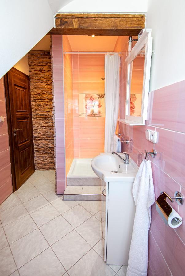 Penzion Zlate Slunce Chocenice Exterior foto